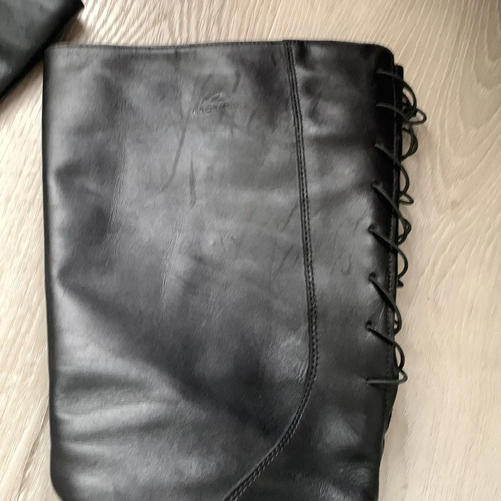 Size 9 1/2 B.Regence Black Leather‎ Boots Made In Canada lace up wide zipper
